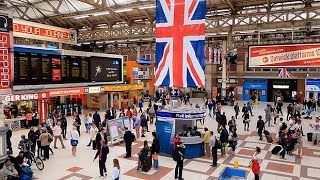 A Walk Through The London Victoria Station London England [upl. by Tower94]